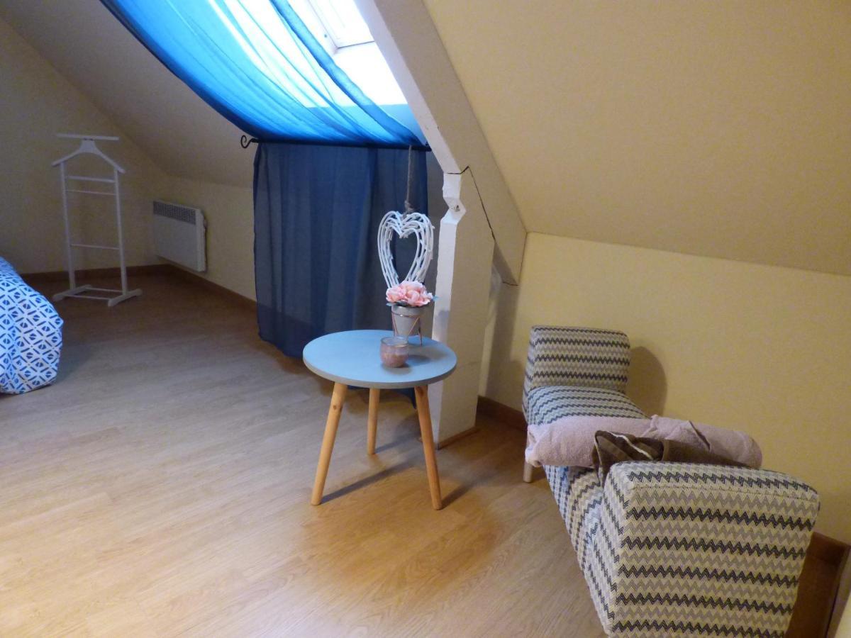 Bed and Breakfast Les Petites Brosses Montbizot Exterior foto
