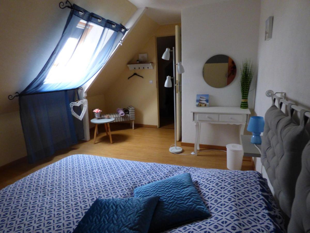 Bed and Breakfast Les Petites Brosses Montbizot Exterior foto